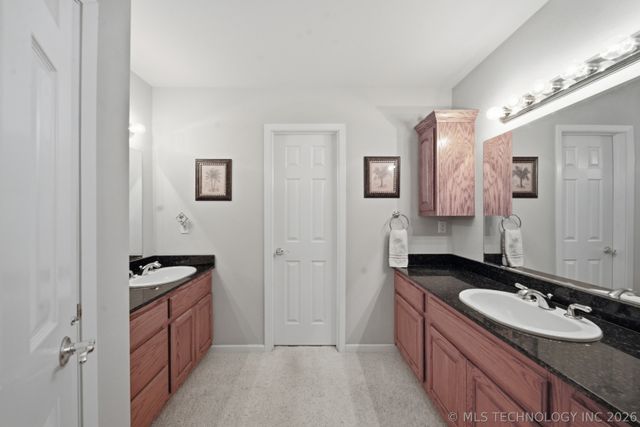 13215 S 118th East Avenue, Broken Arrow, OK 74011