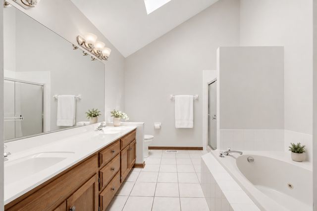 2255 Durand Drive, Downers Grove, IL 60515
