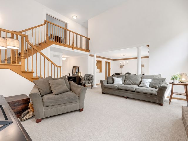 2255 Durand Drive, Downers Grove, IL 60515