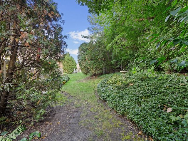 2255 Durand Drive, Downers Grove, IL 60515
