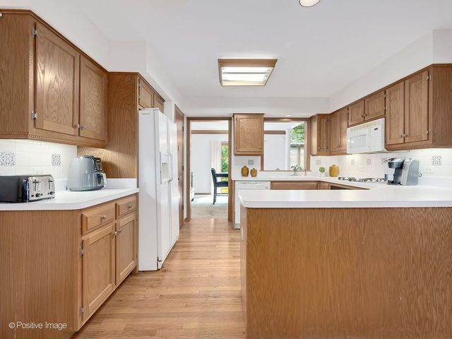2255 Durand Drive, Downers Grove, IL 60515