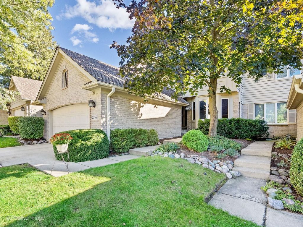 2255 Durand Drive, Downers Grove, IL 60515