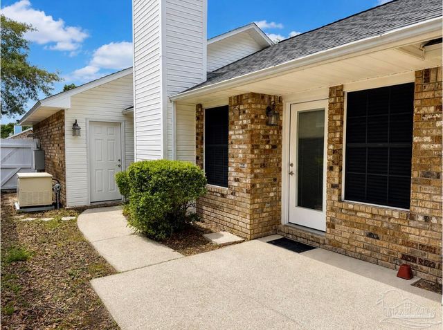 3250 Braxton Cir, Pensacola, FL 32504