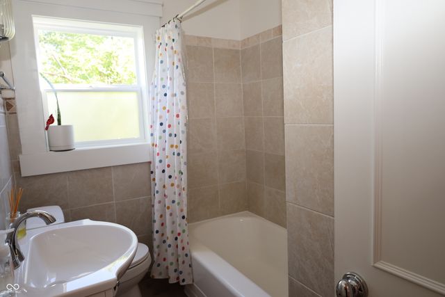 2502 Northview Avenue, Indianapolis, IN 46220