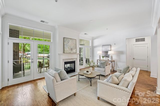 2251 Selwyn Avenue, Charlotte, NC 28207