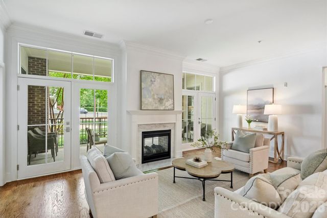 2251 Selwyn Avenue, Charlotte, NC 28207
