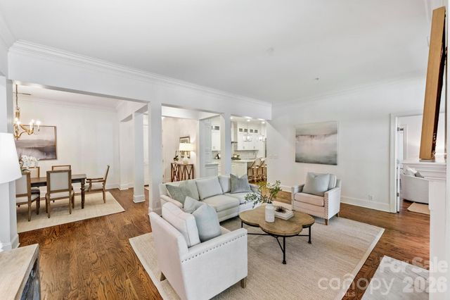 2251 Selwyn Avenue, Charlotte, NC 28207