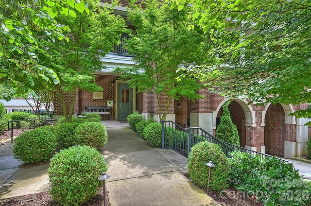 2251 Selwyn Avenue, Charlotte, NC 28207