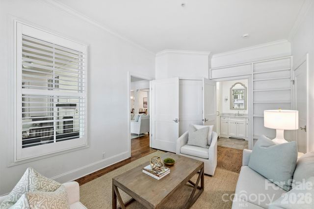 2251 Selwyn Avenue, Charlotte, NC 28207
