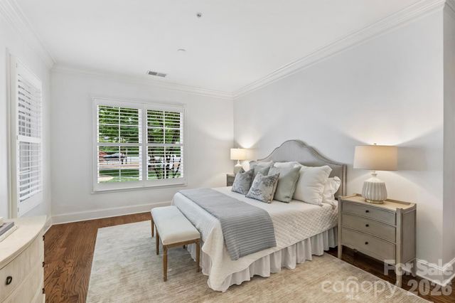 2251 Selwyn Avenue, Charlotte, NC 28207