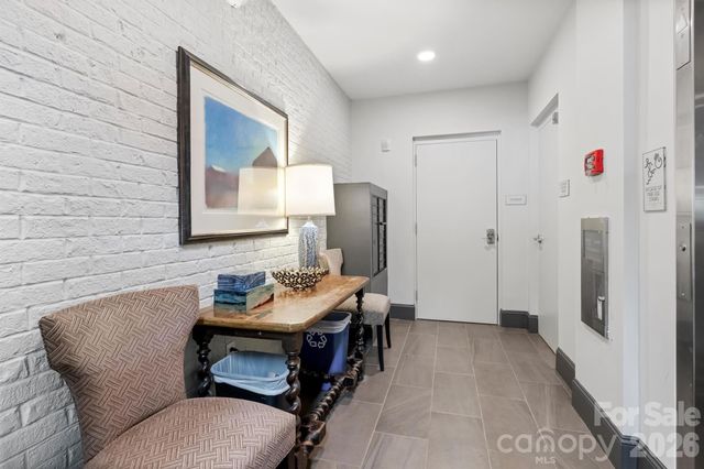 2251 Selwyn Avenue, Charlotte, NC 28207