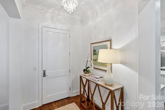 2251 Selwyn Avenue, Charlotte, NC 28207