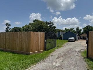 13829 Quention Drive, Houston, TX 77045