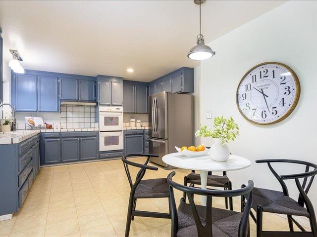 11 Krista Lane, San Carlos, CA 94070