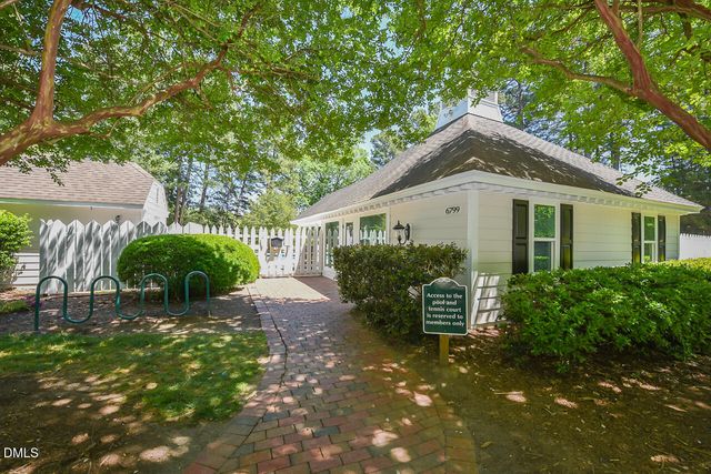 242 Hales Wood Road, Chapel Hill, NC 27517
