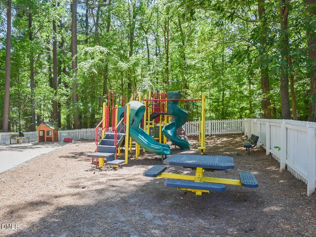 242 Hales Wood Road, Chapel Hill, NC 27517