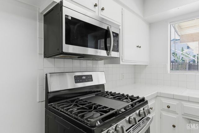 1001 White Lane, Bakersfield, CA 93307
