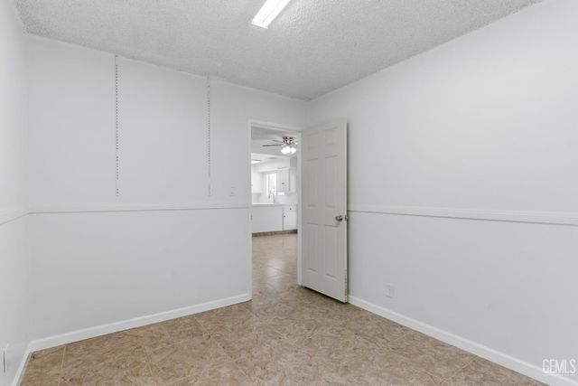 1001 White Lane, Bakersfield, CA 93307