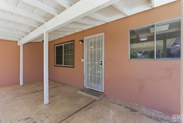 1001 White Lane, Bakersfield, CA 93307