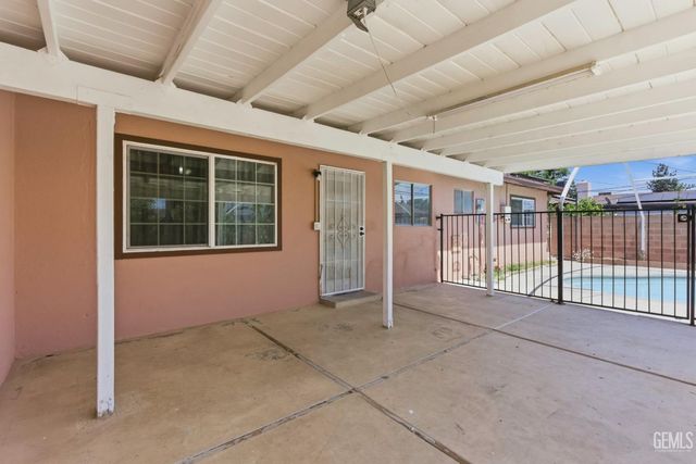 1001 White Lane, Bakersfield, CA 93307