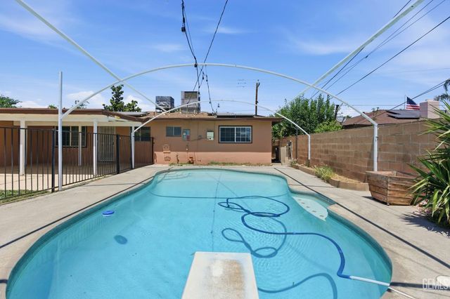 1001 White Lane, Bakersfield, CA 93307