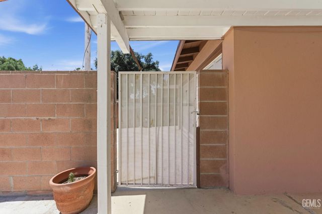 1001 White Lane, Bakersfield, CA 93307