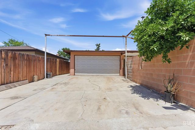 1001 White Lane, Bakersfield, CA 93307