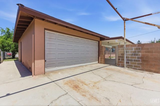 1001 White Lane, Bakersfield, CA 93307