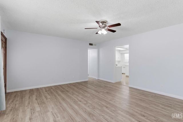 1001 White Lane, Bakersfield, CA 93307