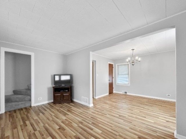 2247 S 21st Avenue, Broadview, IL 60155