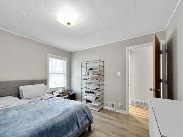 2247 S 21st Avenue, Broadview, IL 60155