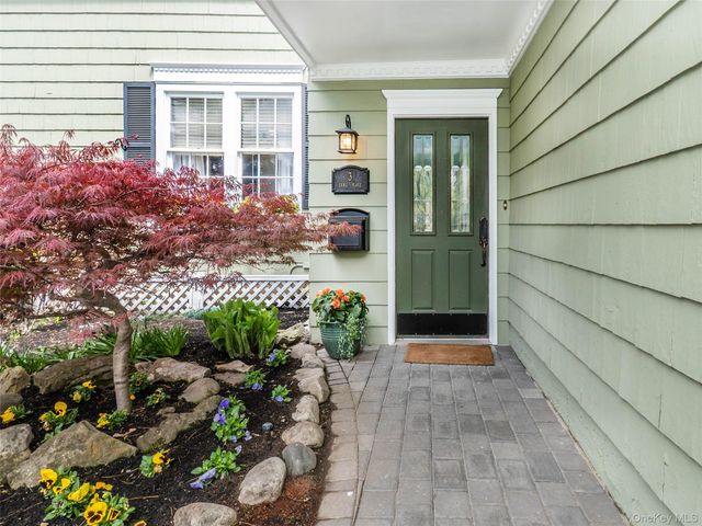 3 Duke Place, Glen Cove, NY 11542