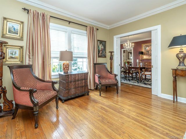 3 Duke Place, Glen Cove, NY 11542