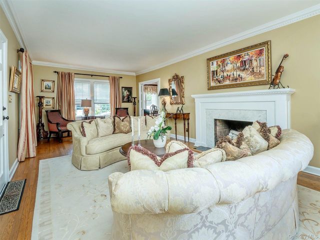 3 Duke Place, Glen Cove, NY 11542