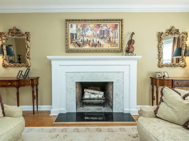 3 Duke Place, Glen Cove, NY 11542