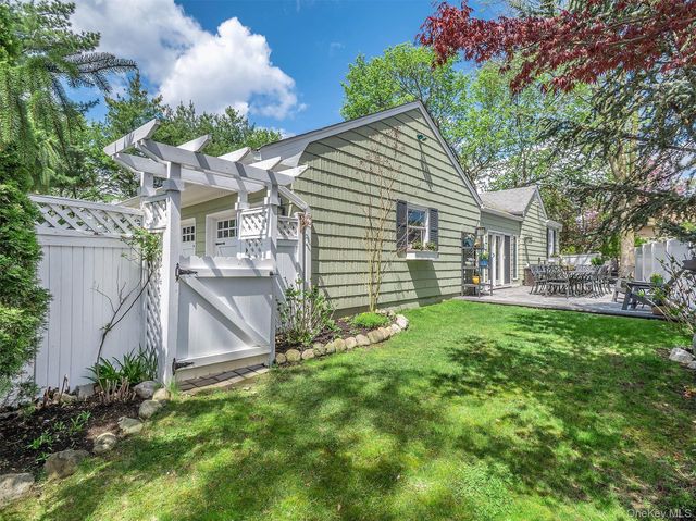 3 Duke Place, Glen Cove, NY 11542