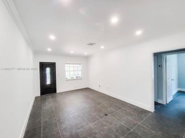 3685 SW 1st Ave, Miami, FL 33145