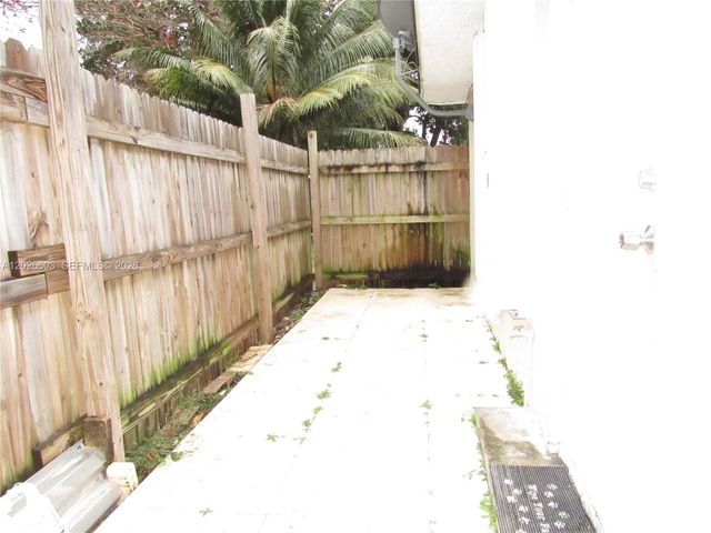 2230 SW 50th Ter 2, Fort Lauderdale, FL 33317