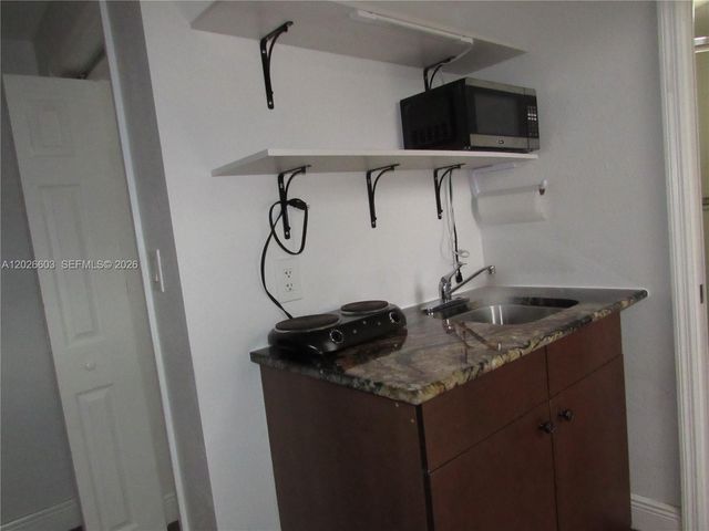2230 SW 50th Ter 2, Fort Lauderdale, FL 33317