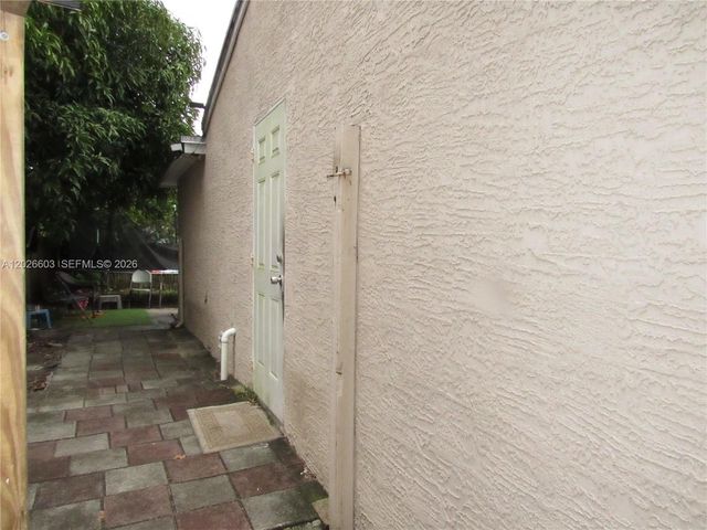 2230 SW 50th Ter 2, Fort Lauderdale, FL 33317