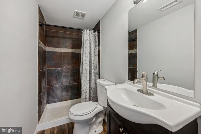 6 WALNUT DRIVE, Burlington, NJ 08016