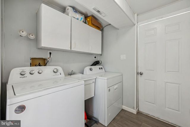6 WALNUT DRIVE, Burlington, NJ 08016
