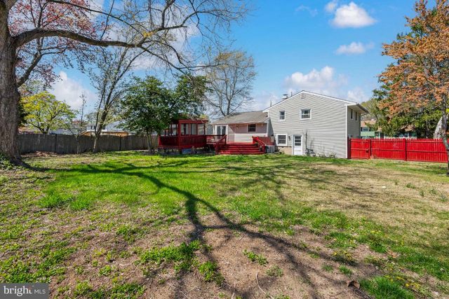 6 WALNUT DRIVE, Burlington, NJ 08016