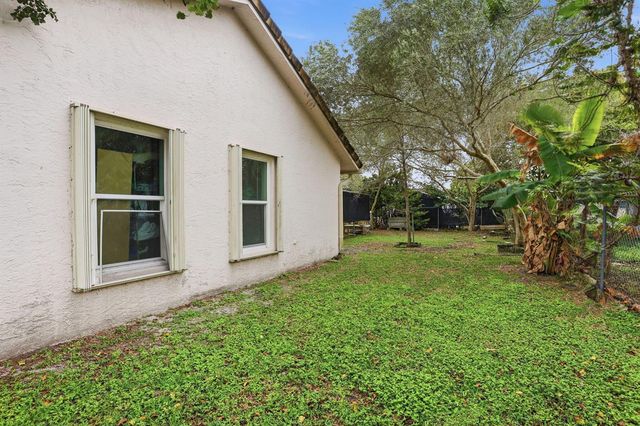 2171 NW 76th Avenue, Margate, FL 33063