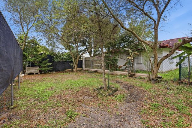 2171 NW 76th Avenue, Margate, FL 33063