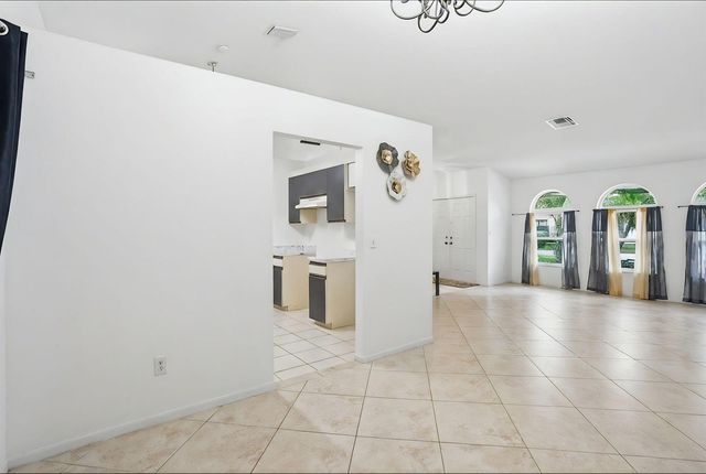 2171 NW 76th Avenue, Margate, FL 33063