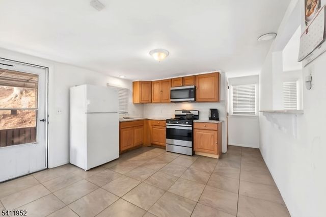 86 Katz Ave, Paterson City, NJ 07502