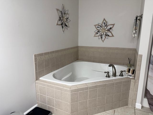 3380 Alysheba Drive, West Lafayette, IN 47906