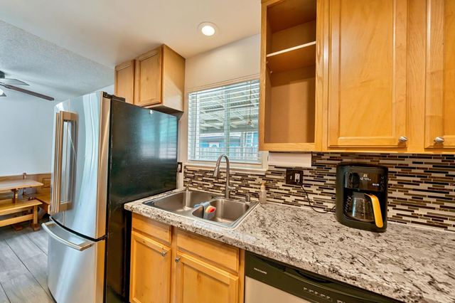 7700 Ziebell Ct, Citrus Heights, CA 95610