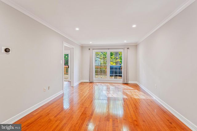 12027 CHEVIOT DR, Herndon, VA 20170